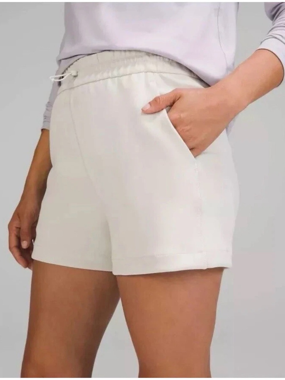 Lululemon Softstreme High-Rise 4” Shorts White Opal Size 6 Pockets